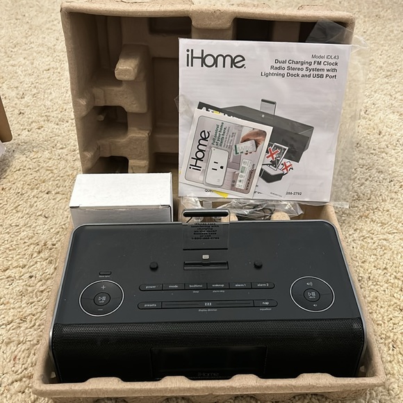 IHome docking station for iPhone or iPad - Picture 5 of 5